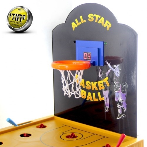 משחק כדורסל שולחני עם צג דיגיטלי